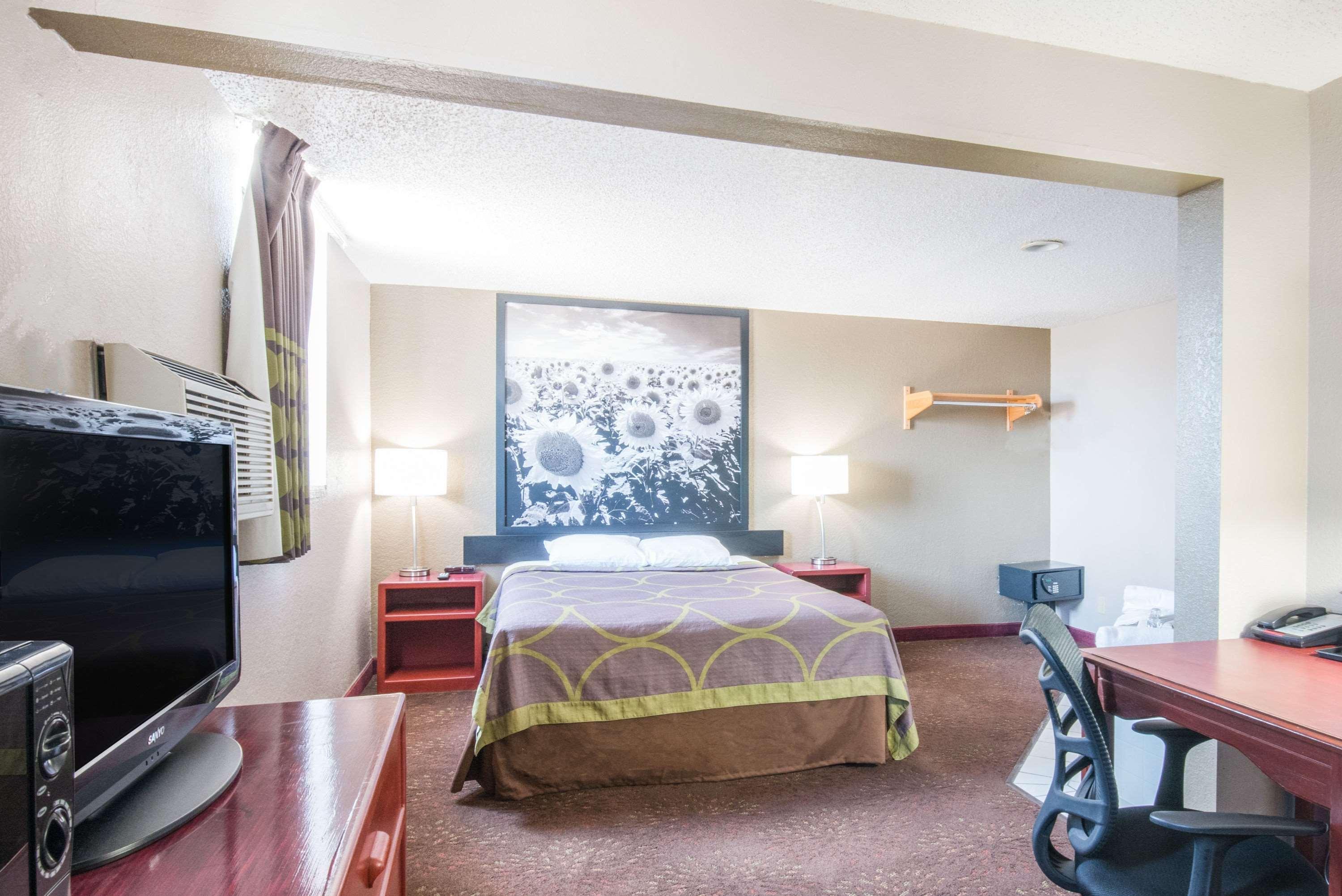 Super 8 By Wyndham Jamestown Kültér fotó
