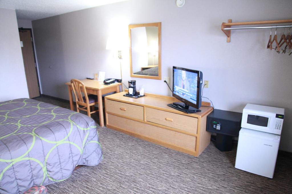 Super 8 By Wyndham Jamestown Szoba fotó