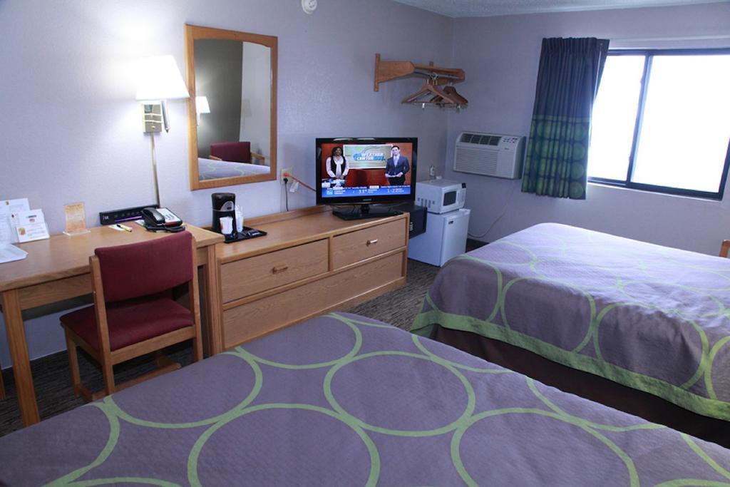 Super 8 By Wyndham Jamestown Szoba fotó