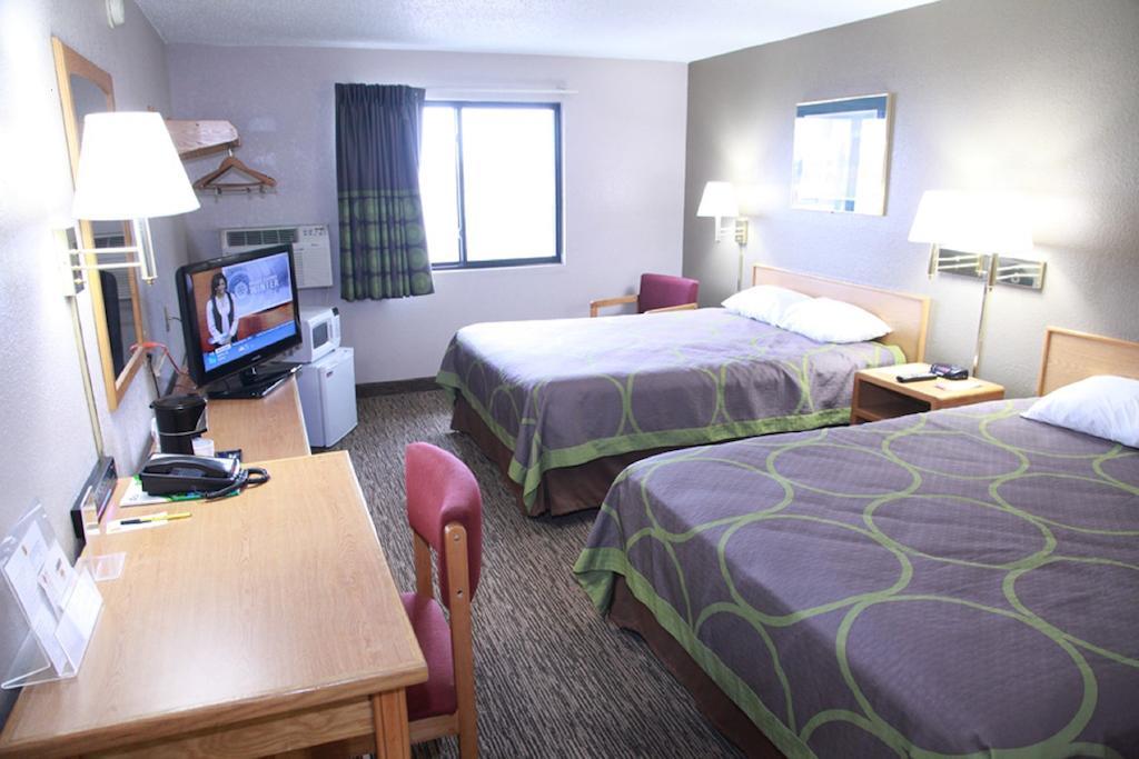 Super 8 By Wyndham Jamestown Szoba fotó